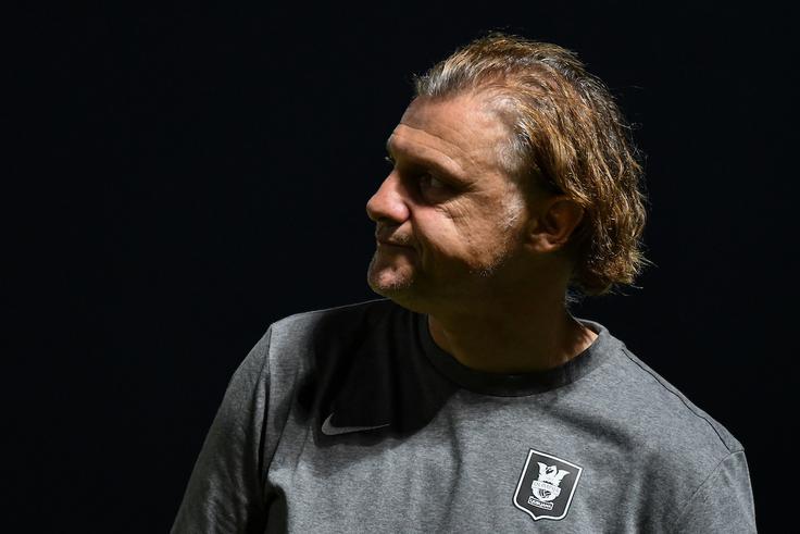 Safet Hadžić se s pestrim dogajanjem v klubu ne obremenjuje preveč in misli predvsem na igrišče. | Foto: Miloš Vujinović/Sportida
