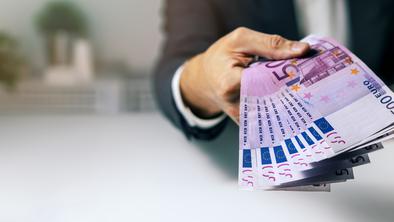 Vlagati zdaj ali čakati na boljše čase?