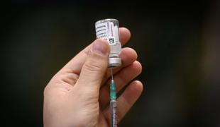 Potrjeno: dva odmerka cepiv Pfizer in AstraZeneca učinkovita proti različici delta