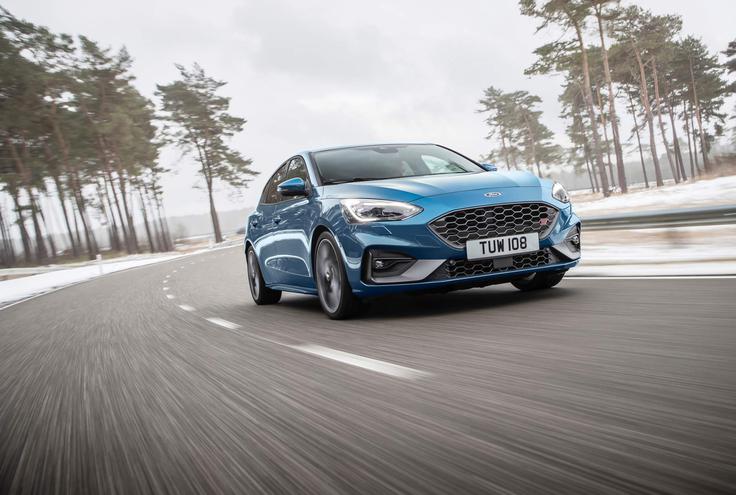 Focus ST stopa v velike čevlje predhodnika. | Foto: Ford