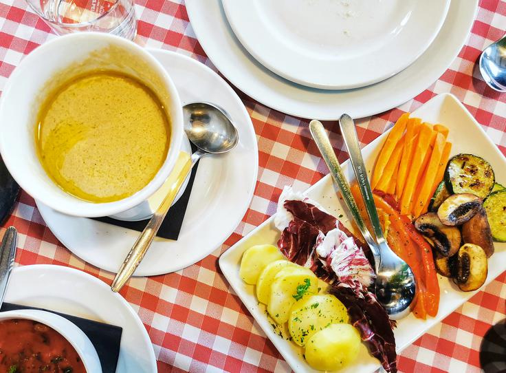 Bagna cauda v Krtini d'Ampezzo | Foto: Nina Vogrin
