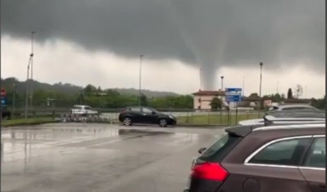 Ob meji s Slovenijo divjal tornado, pustošila tudi tromba