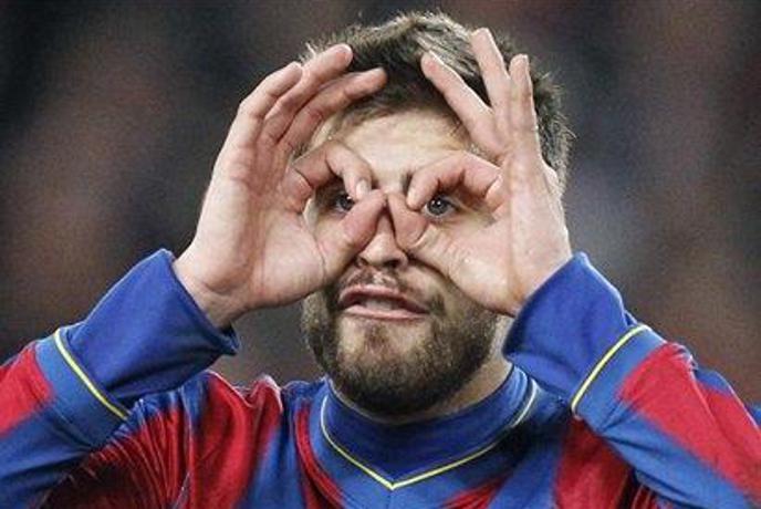 Pique podaljšal z Barcelono