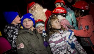 Božiček zapustil Laponsko in obiskal najmlajše v prestolnici #foto