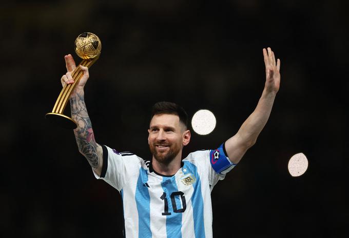 Lionel Messi je prejel že drugo zlato žogo za najboljšega igralca SP. Najboljši je bil tudi na SP 2014 v Braziliji, ko je v finalu po podaljšku izgubil proti Nemčiji. | Foto: Reuters