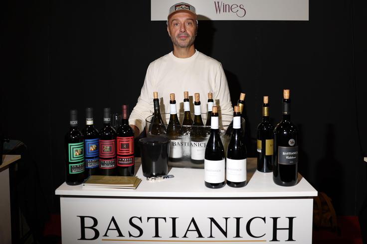 Bastianich ima pri Čedadu eno od svojih številnih restavracij, pa tudi vinograde in vinsko klet. | Foto: Profimedia