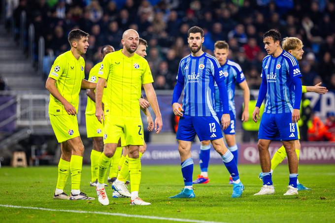 Kenan Bajrić in soigralci so v zadnjem evropskem nastopa doma izgubili proti zagrebškemu Dinamu kar z 1:4. | Foto: Guliverimage