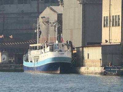 Znamenita ladja Laho prispela v Pulj, kjer čaka na uničenje