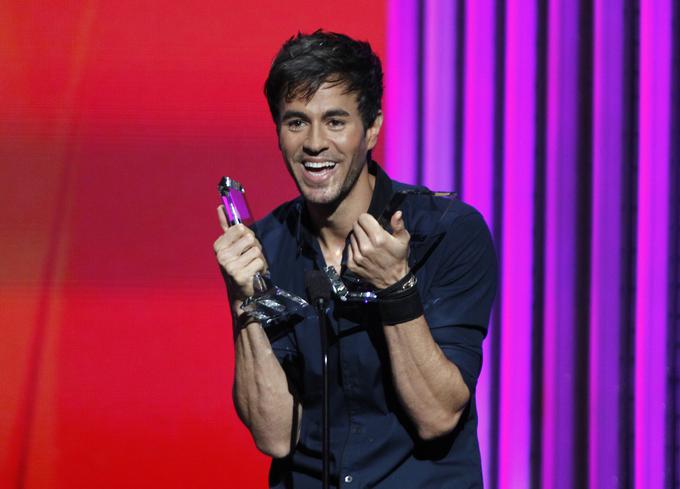 Iglesias, ki je glasbeno kariero začel s prvim albumom leta 1995 in se hitro uvrstil med najbolj prepoznavna imena svetovne pop glasbe, je za svoje glasbene dosežke prejel že številne nagrade. Med drugim grammyja, pet grammyev za izvajalce latinoglasbe ter deset nagrad World Music Awards in šest MTV-jevih nagrad. | Foto: Reuters