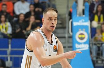 Prepelič premagal Neba, Fenerbahče pa Barcelono