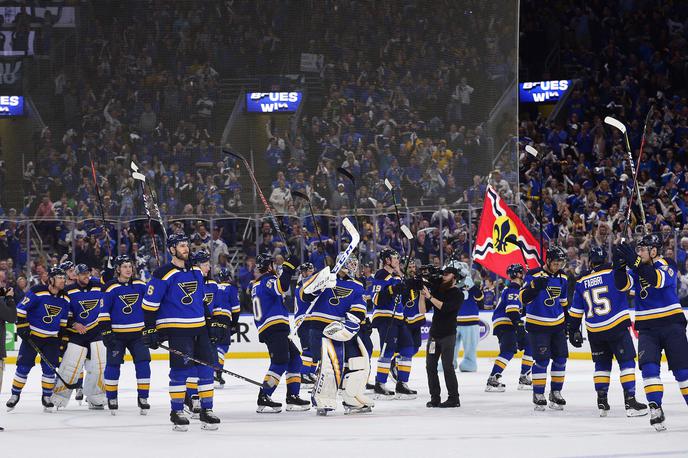 St. Louis Blues | Veselje hokejistov St. Louisa ob uvrstitvi v konferenčni polfinale. | Foto Reuters
