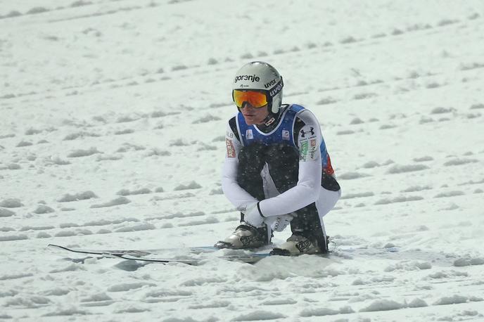 Domen Prevc | Domen Prevc je imel ogromno smole na ekipni tekmi. | Foto Reuters