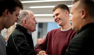 Prišle so legende in njihovi nasledniki: večer avtošportnih "sanjačev" na Vrhniki #foto