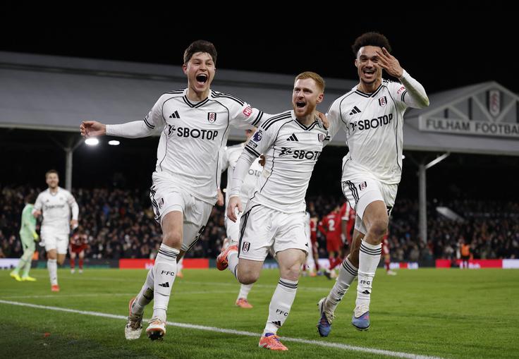 Harrison Reed, ki je vstopil v igro v 90. minuti, je s fantastičnim zadetkom v izdihljajih sodnikovega podaljška izenačil na 2:2. Liverpool je le malce pred tem povedel z 2:1. | Foto: Reuters