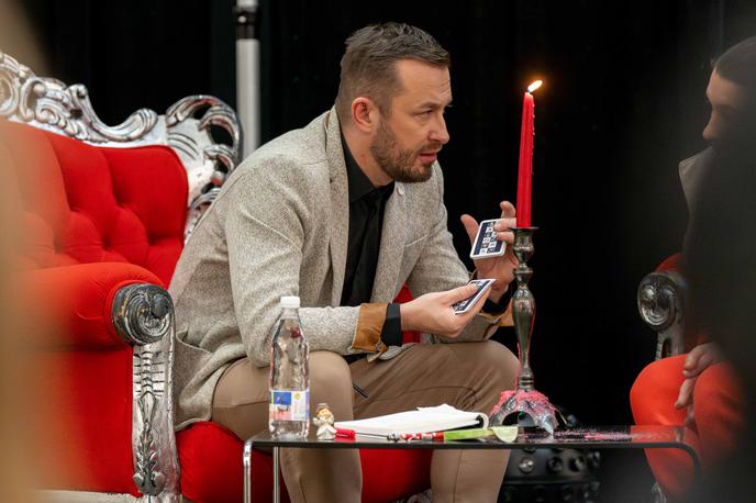 Vedeževalec Blaž Knez | Kaj je vedeževalka povzročila, naj bi Blaž Knez izvedel šele kasneje. Z njo je čez čas, kot trdi, prekinil stike. | Foto Mediaspeed