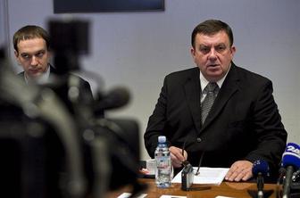 ZZZS lansko leto, ob zamiku plačila nekaterih obveznosti, sklenil v plusu