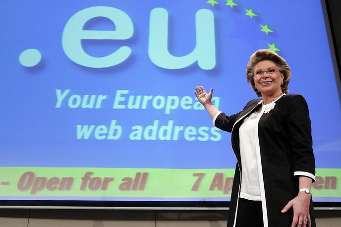 Viviane Reding, domena .eu (2006) | Leta 2006 je takratna komisarka za informacijsko družbo Viviane Reding predstavila evropsko vrhnjo internetno domeno .eu. | Foto Reuters