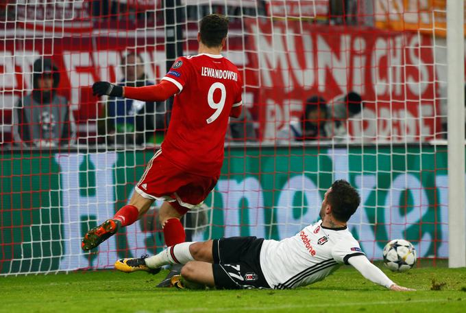 Robert Lewandowski je na prvi tekmi proti Bešiktašu dosegel zadnja zadetka za visoko zmago s 5:0. | Foto: Reuters