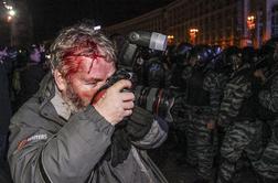 V posredovanju policije v Ukrajini več ranjenih