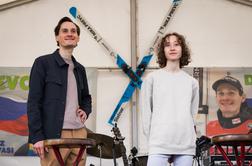 Praznični ponedeljek poseben tudi za slovenske skakalce: Niki, Anže in Domen uživajo v sadovih uspešne zime #foto