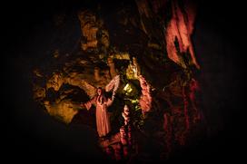 Žive jaslice v Postojnski jami