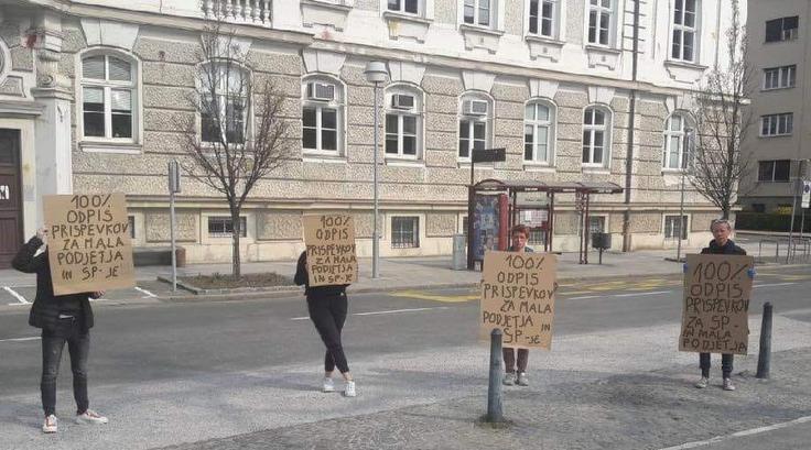 protest samozaposleni podjetniki Maribor | Foto: Nataša Gašperut