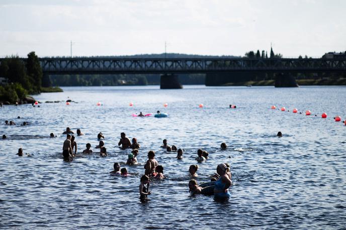 Rovaniemi, Finska | "To je najdaljše obdobje zaporednih dni s temperaturami več kot 30 stopinj Celzija od začetka beleženja leta 1961," je na omrežju X sporočil finski meteorološki inštitut. | Foto Reuters