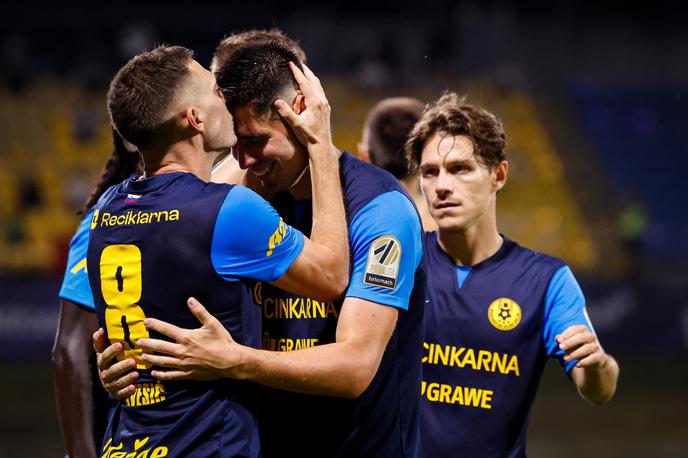 NK Celje | Celjani so napredovali po enajstmetrovkah. | Foto Luka Kotnik