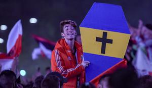 Pestro na tribunah, Oblak v pogovoru s predsednikom Reala