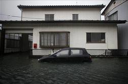 Japonske oblasti pozivajo k množični evakuaciji zaradi poplav