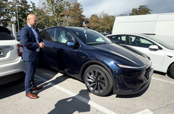 Tesla zapeljala ministra Vrtovca: "Naslednji korak za Slovenijo so robotaksiji" #video