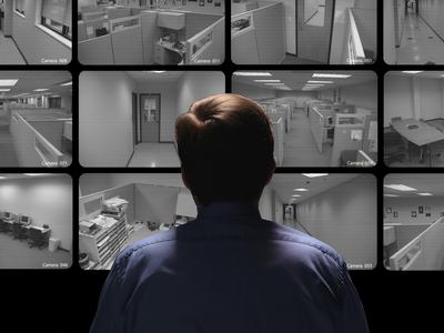 V Bruslju brez komentarja o zadnjih razkritjih domnevnga delovanja podjetja Black Cube v Sloveniji