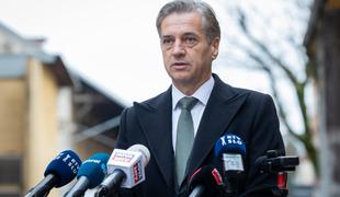 Golob pozval k podpori zakonu o prostovoljnem končanju življenja #foto