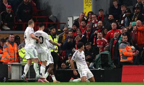 V živo: norišnica na Anfieldu! Gakpo izenačil, Maguire pa ponovno v črno zavil domače.