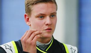 Bo sin Michaela Schumacherja upošteval poziv najmlajšega dirkača f1?
