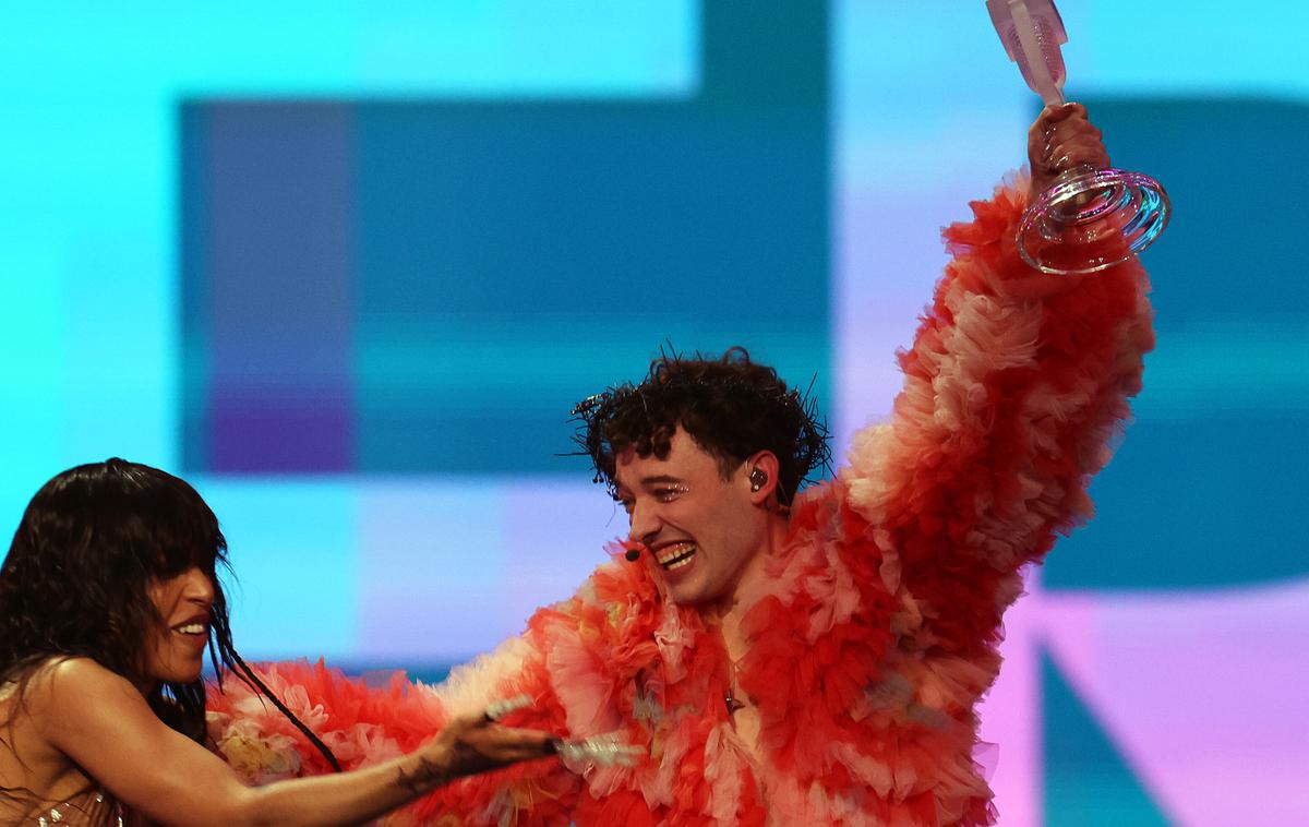 Nemo, Švicar | Švicarski zmagovalec tekmovanja za pesem Evrovizije leta 2024 Nemo je v znak protesta zaradi udeležbe Izraela na Evroviziji prihodnje leto vrnil zmagovalno trofejo. | Foto Guliverimage