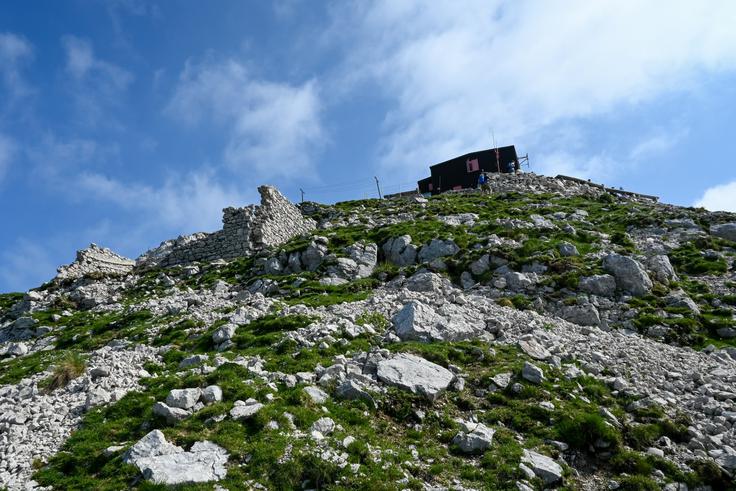 Tik pod planinskim zavetiščem | Foto: Matej Podgoršek