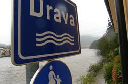 V Dravi našli truplo, v Ljubljani iščejo plavalca, ki ga je odnesel tok