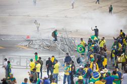 Privrženci Bolsonara po vzoru ZDA vdrli v kongres #foto #video