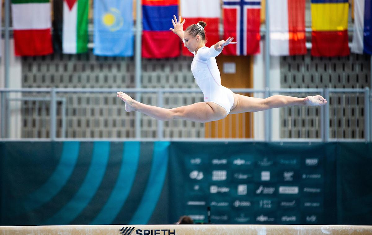 Lucija Hribar | Lucija Hribar je bila drugi dan kvalifikacij svetovnega pokala v športni gimnastiki v Osijeku najbolj uspešna med Slovenci. | Foto Luka Vovk/Sportida