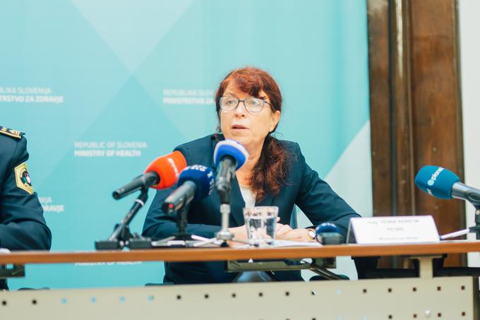 Kajenje v zaprtih prostorih v bližini mladoletnih otrok ima lahko hude zdravstvene posledice, je na novinarski konferenci povedala Vesna Kerstin Petrič iz ministrstva za zdravje. | Foto: STA ,