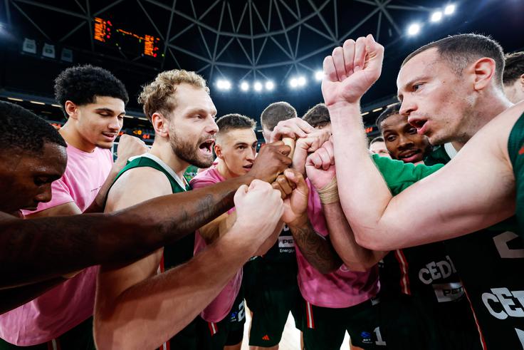 Cedevita Olimpija bo naslednje srečanje odigrala v nedeljo v ligi ABA proti Zadru. | Foto: Aleš Fevžer