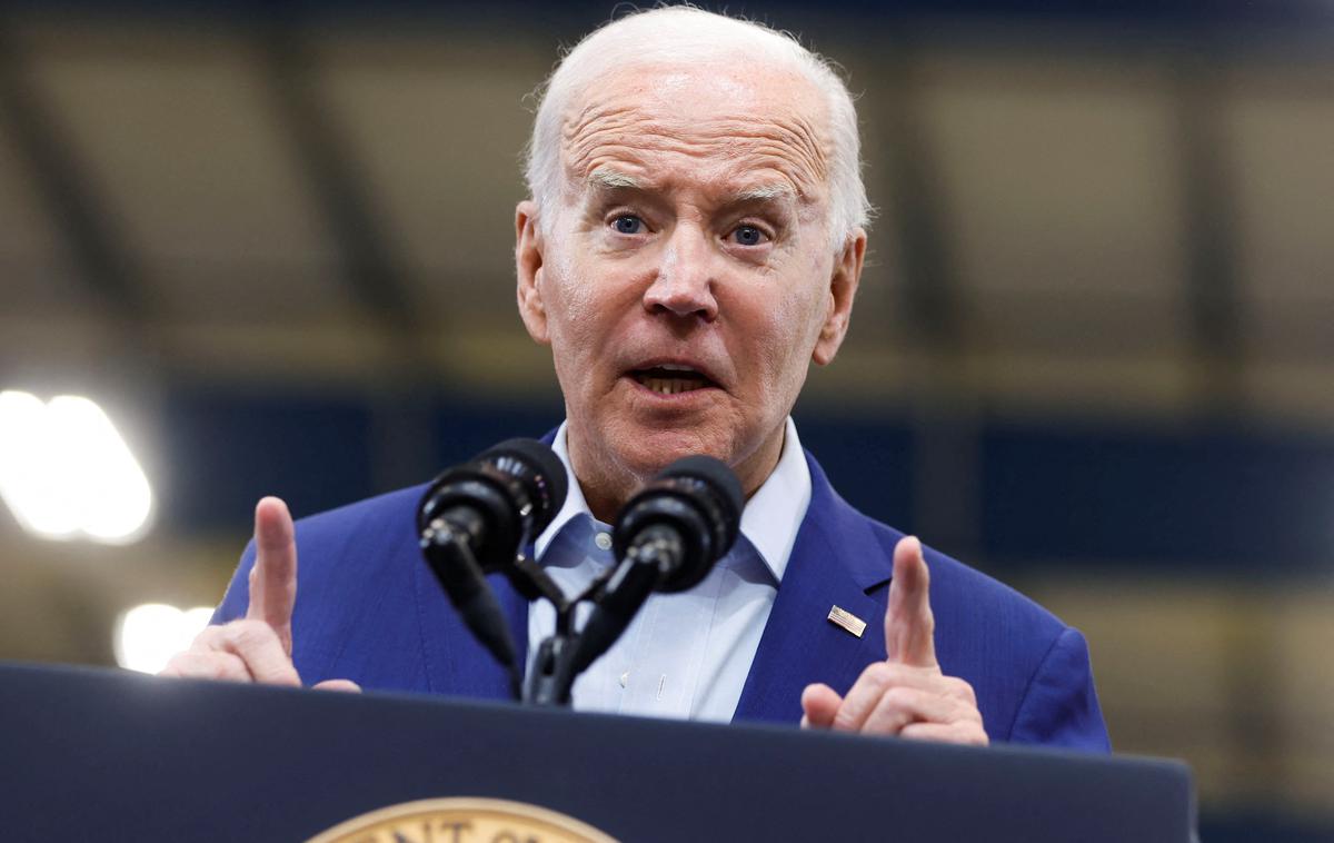 Joe Biden | Bidnova vlada se je pred ukazom posvetovala z zavezniki in industrijo. | Foto Reuters