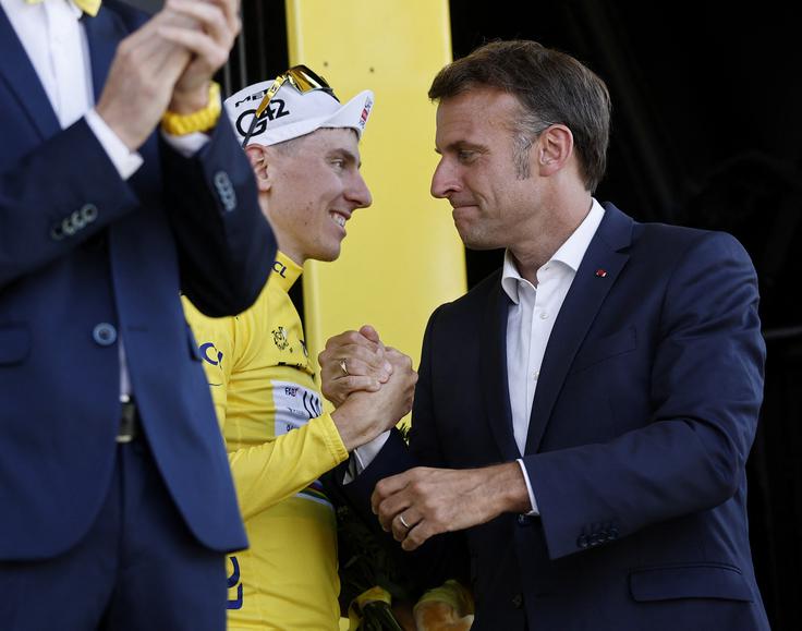 Pogačarju je čestital tudi francoski predsednik Emmanuel Macron. | Foto: Reuters