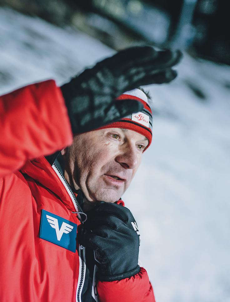 Harald Rodlauer ohranja upe na to, da bi njegova varovanka zadnji trenutek prišla v Peking. | Foto: Sportida