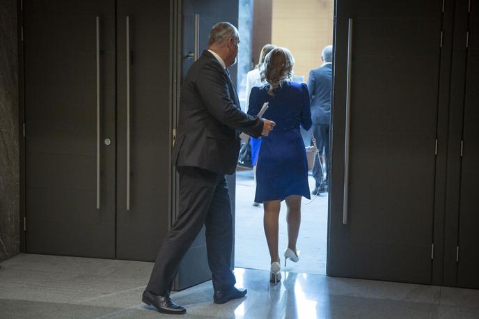 državni zbor | Na ustanovni seji državnega zbora bodo poslanci tajno glasovali o predsedniku DZ – ob pat položaju Svobode in SDS je lahko odločilen "tretji pol". | Foto Bojan Puhek