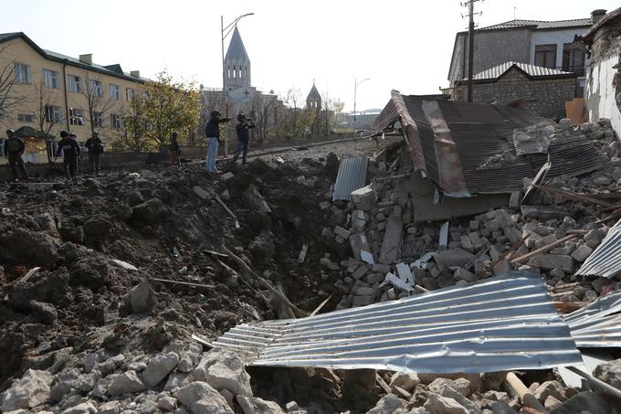 Po napadih med zadnjim spopadom v Gorskem Karabahu leta 2020.  | Foto: Reuters