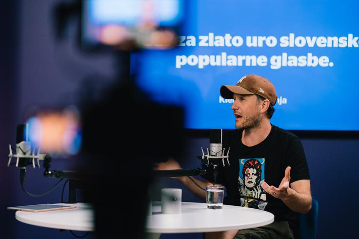 Čeprav imajo Klemnovi videi na YouTubu milijone ogledov, se v finančnem smislu ne obrestujejo.  | Foto: Jan Lukanović