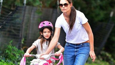 Katie Holmes bo odnesla le 400 tisoč dolarjev na leto