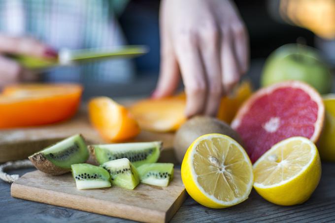 Citrusi zaradi kisline razbolelemu grlu ne bodo dobro deli. | Foto: Getty Images